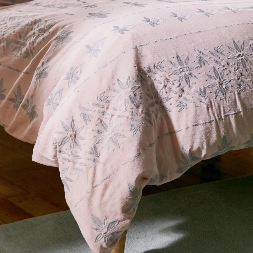 NWT Urban Outfitters UO Dawson Embroidered Cross-Dyed Duvet Cover King